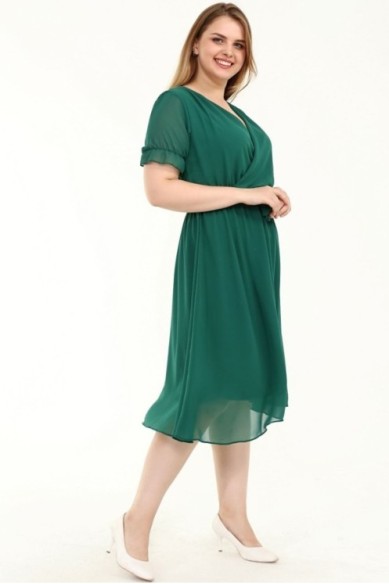 Žalia plazdanti suknelė su dirželiu