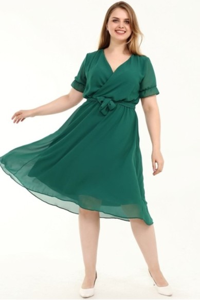 Žalia plazdanti suknelė su dirželiu