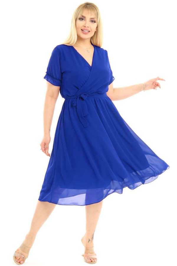 Puošni ryškiai mėlyna suknelė