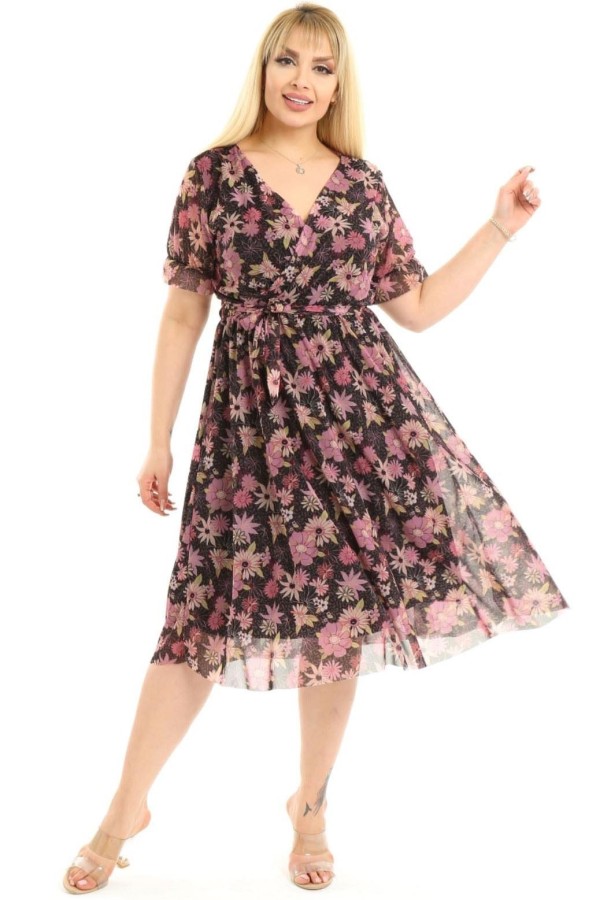 Daugiaspalvė suknelė su voko formos iškirpte