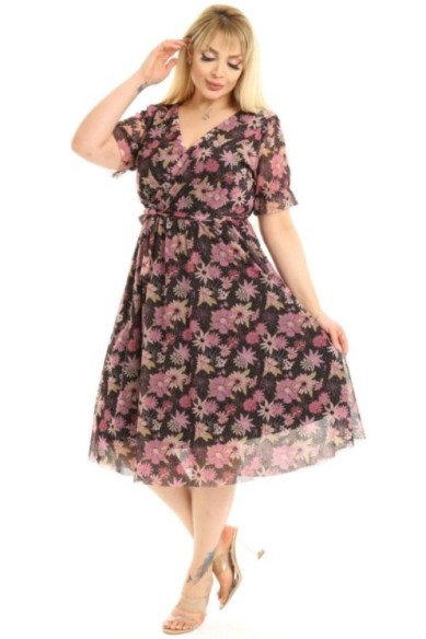 Daugiaspalvė suknelė su voko formos iškirpte