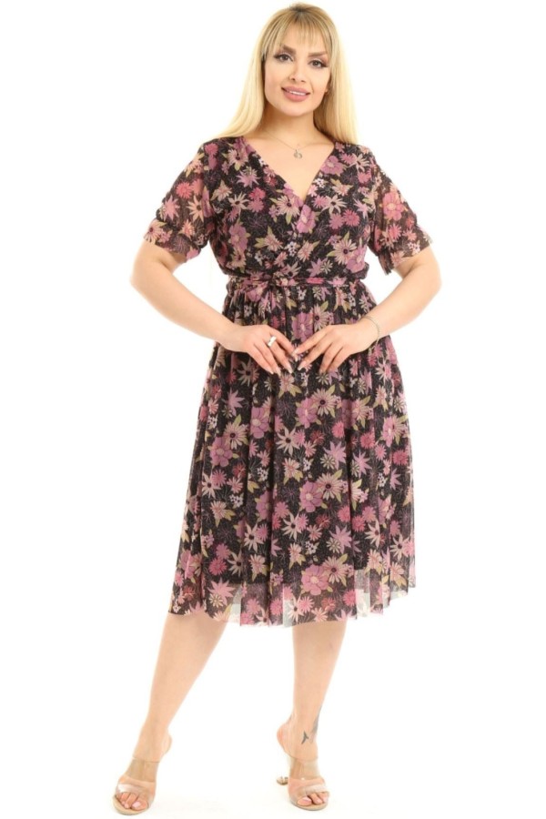 Daugiaspalvė suknelė su voko formos iškirpte