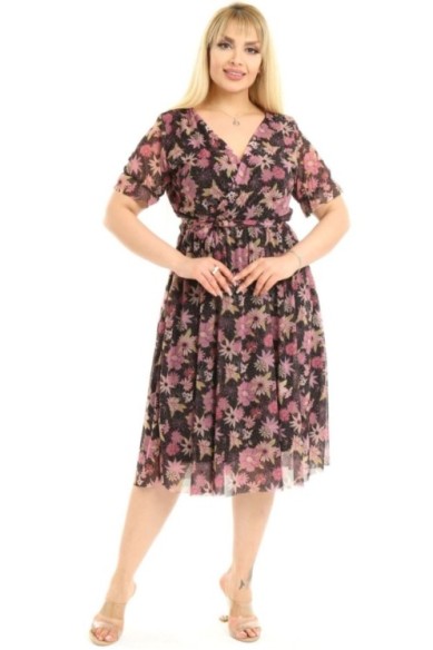 Daugiaspalvė suknelė su voko formos iškirpte