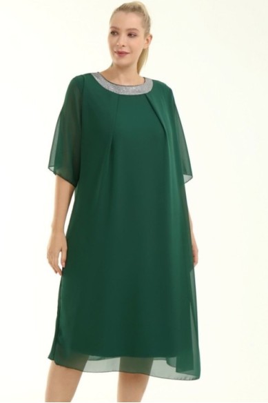 Puošni žalios spalvos suknelė apkūnioms