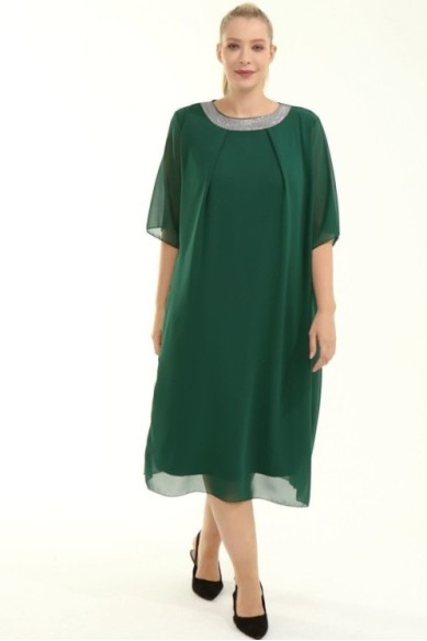 Puošni žalios spalvos suknelė apkūnioms