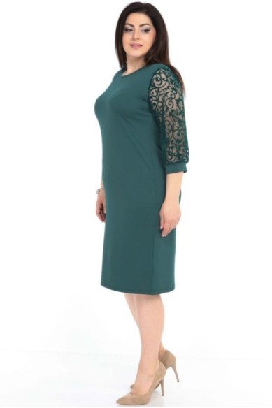 Žalia klasikinio stiliaus suknelė