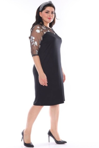 Daili juoda suknelė su 3/4 rankovėmis