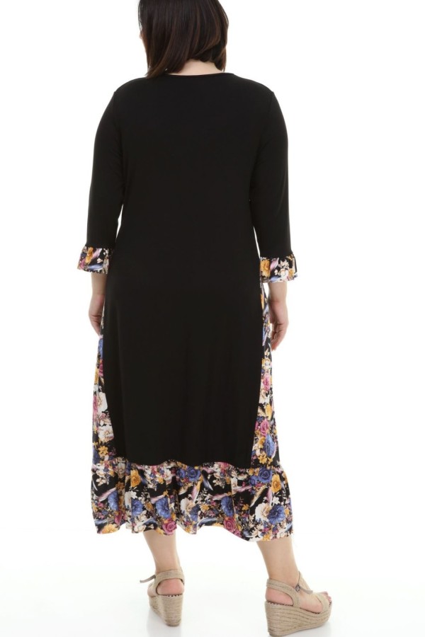 Ilga laisvo stiliaus suknėlė su gėlių motyvais