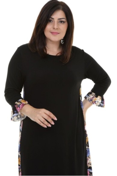 Ilga laisvo stiliaus suknėlė su gėlių motyvais