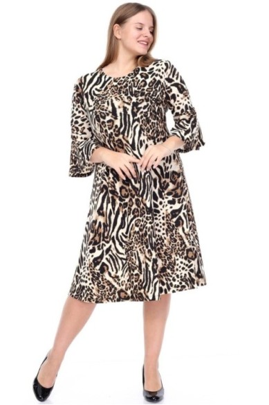 Suknelė su gyvūnų kailio raštais