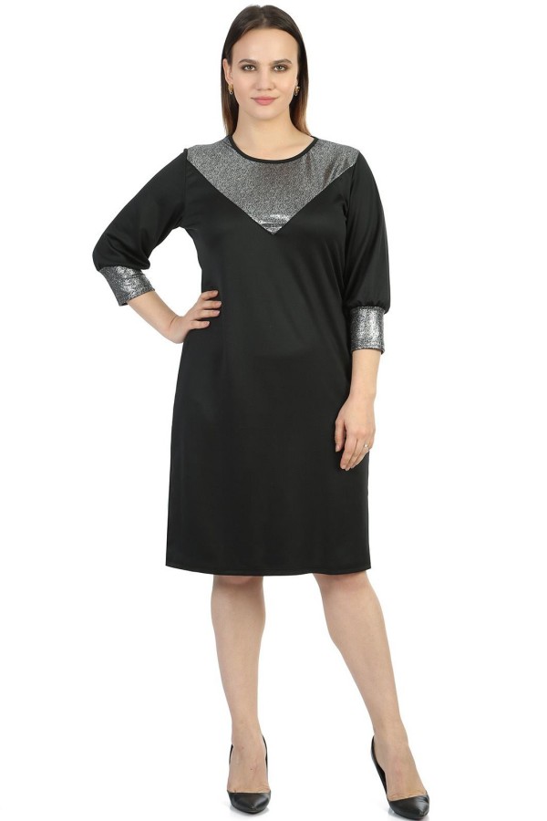 Juoda suknelė su blizgio efektu