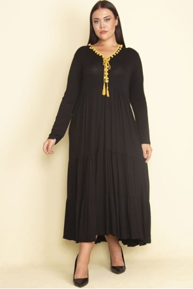 Ilga platėjanti suknelė su raukiniais