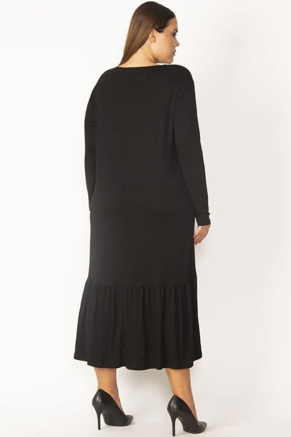 Ilga juoda suknelė su raukiniais