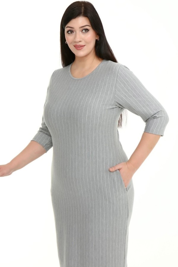 Šviesiai pilka dryžuota suknelė