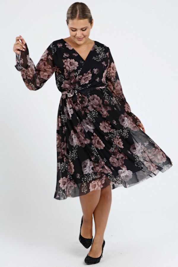 Plazdanti suknelė su dirželiu