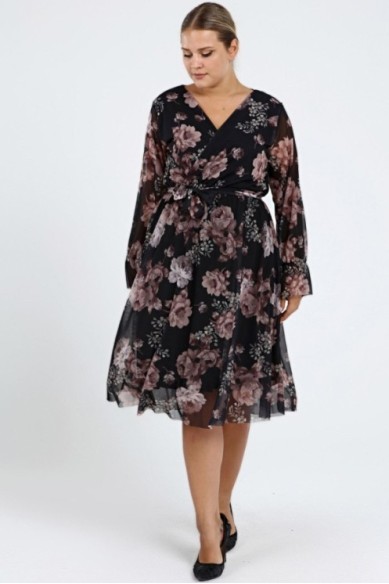 Plazdanti suknelė su dirželiu