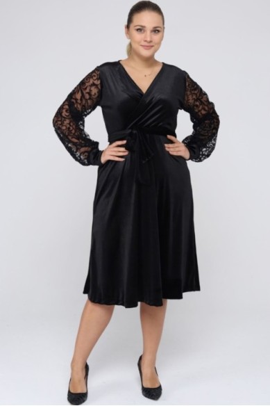 Veliūrinė suknelė su voko formos iškirpte