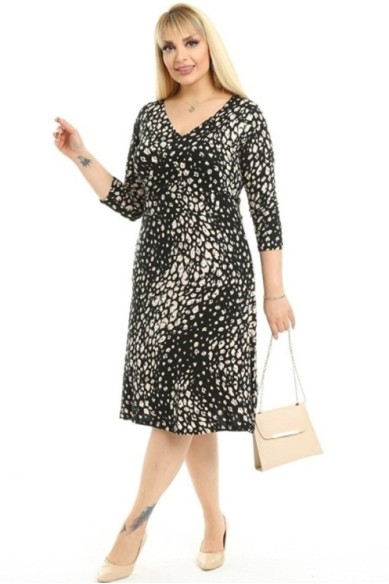 Suknelė su trikampio iškirpte