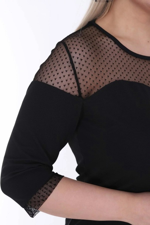 Juoda klasikinė suknelė