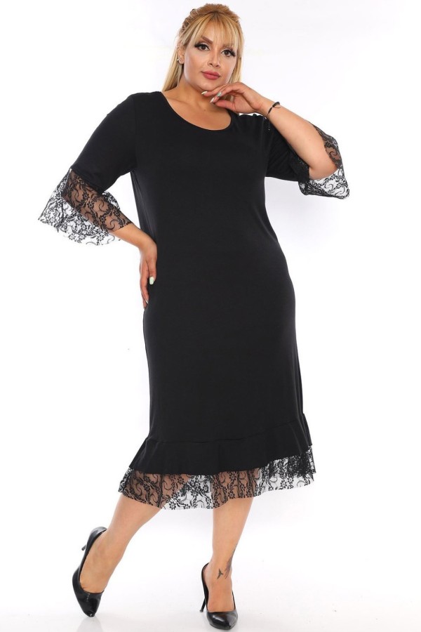 Juoda klasikinė suknelė