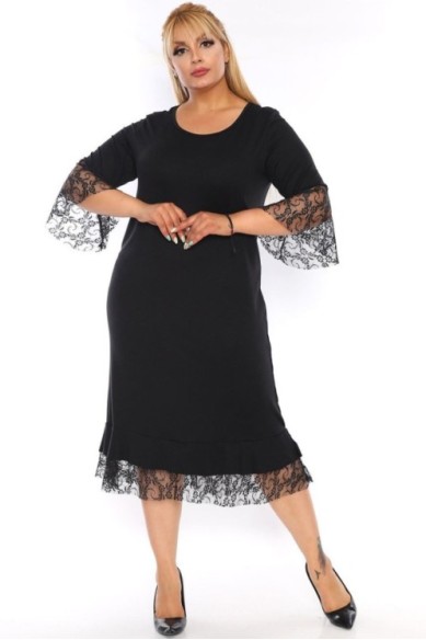 Juoda klasikinė suknelė