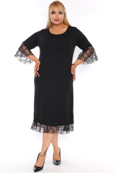 Juoda klasikinė suknelė