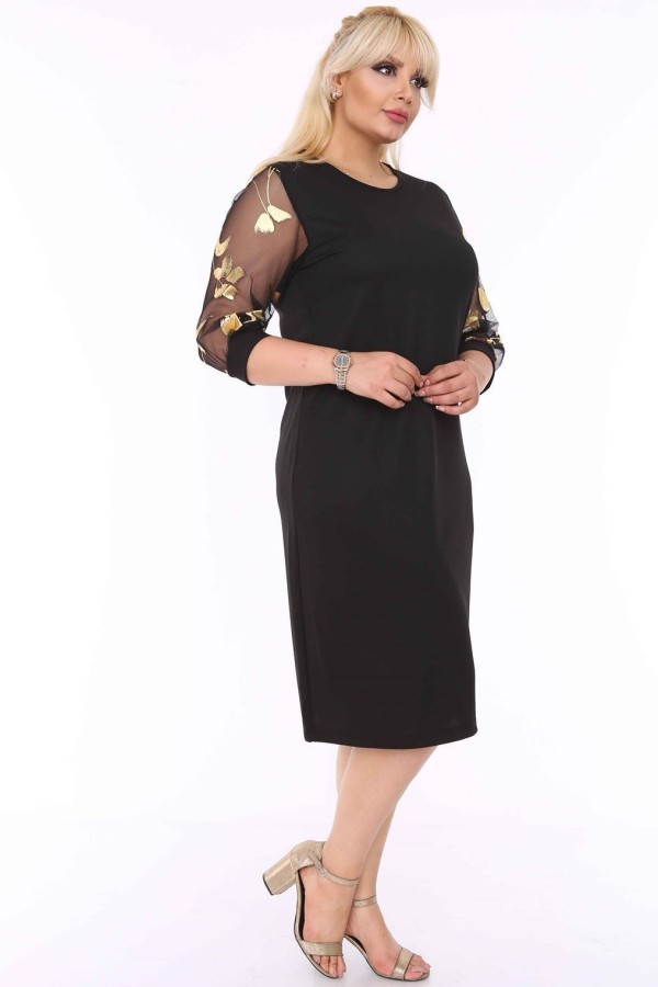 Juoda klasikinė suknelė