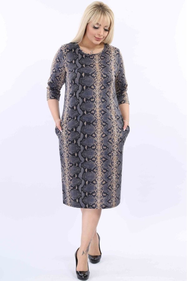 Pilka gyvatės odos rašto suknelė