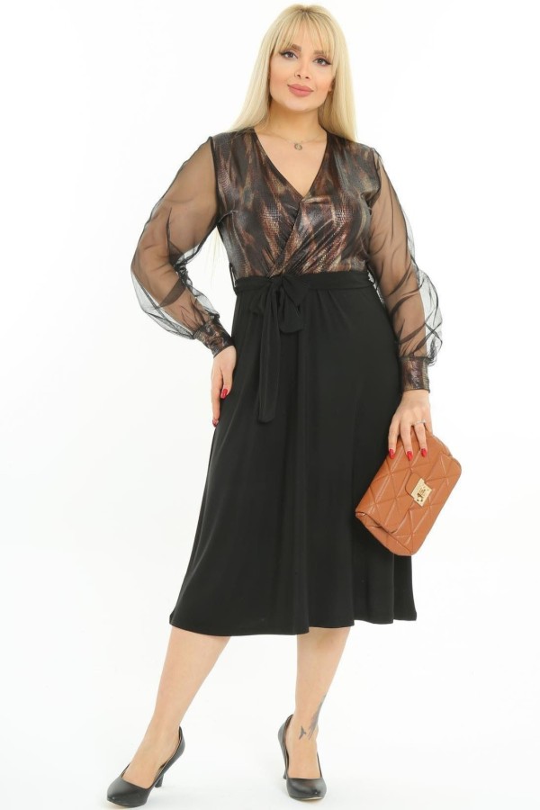 Elegantiška suknelė su dirželiu