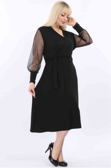 Platėjanti juoda suknelė