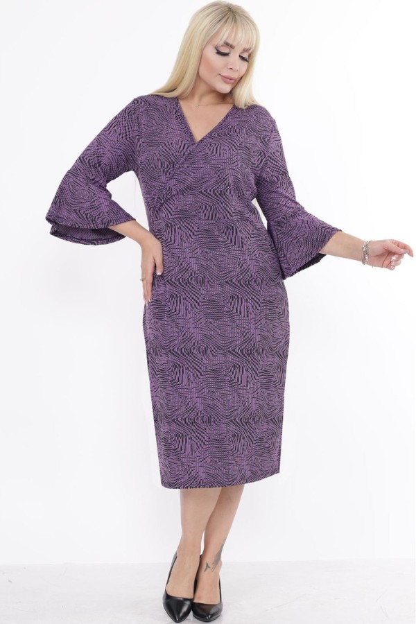 Marga violetinė suknelė