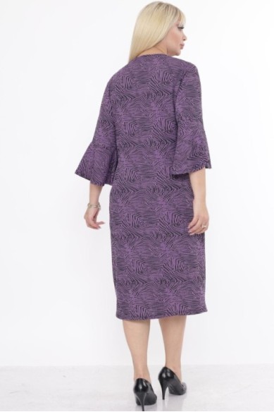 Marga violetinė suknelė